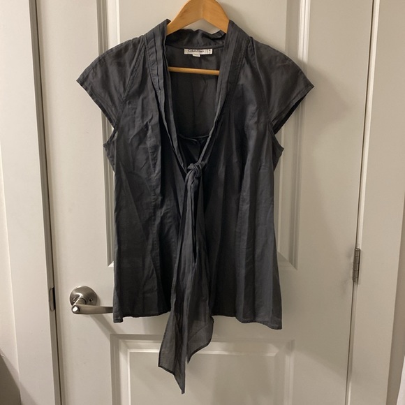 Calvin Klein blouse with front tie, size medium - Picture 2 of 9